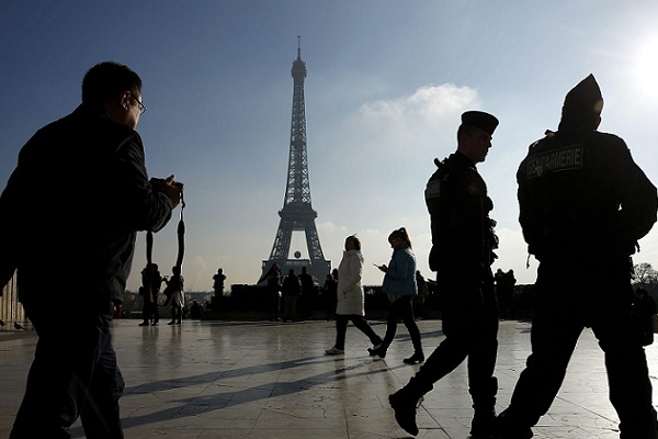 Fransa'da OHAL 6'ncı kez uzatıldı