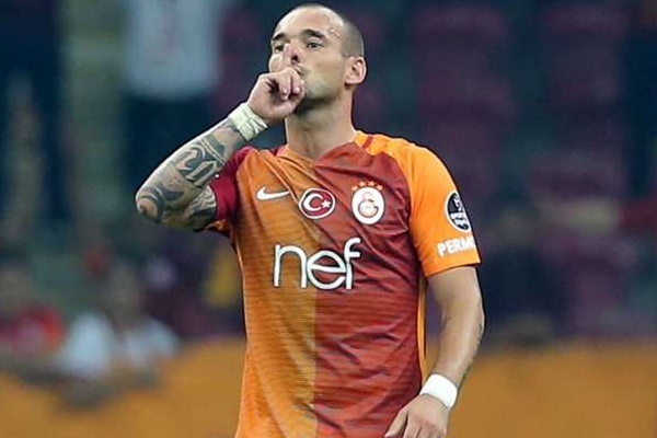 Wesley Sneijder'e süpriz talip