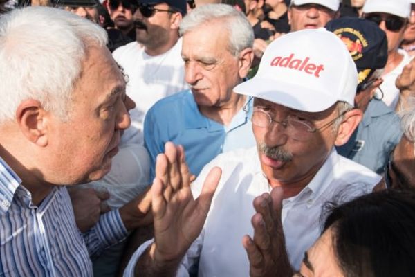 Türkiye'yi İngilizlere şikayet etti!