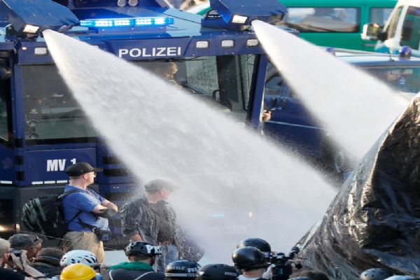 G20 protestosuna polis müdahalesi