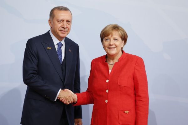 Merkel G-20'ye gelen liderleri karşıladı
