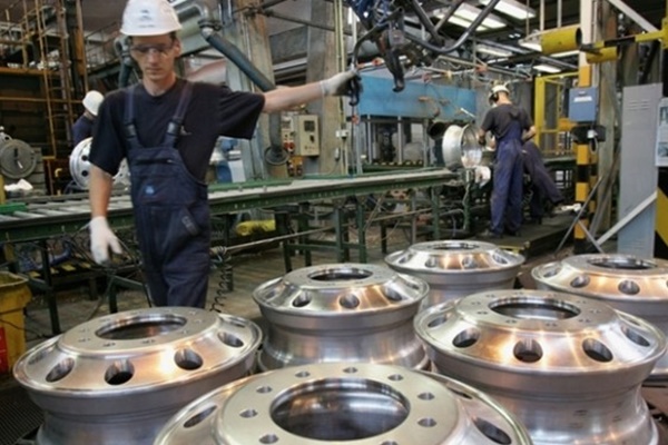 İngiltere'de sanayi üretimi geriledi