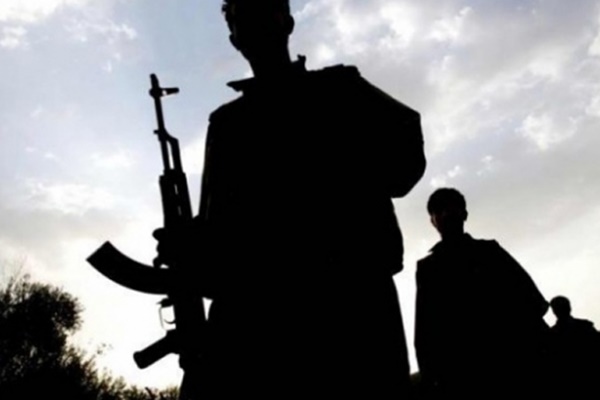 PKK/PYD 120 bin sivili yerinden etti