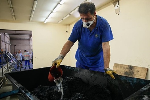 Zeytin atıklarından mangal kömürü üretti