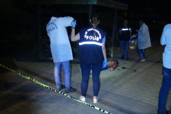 Gençlerin üzerine tüfekle ateş açıldı: 1 ölü, 1 ağır yaralı