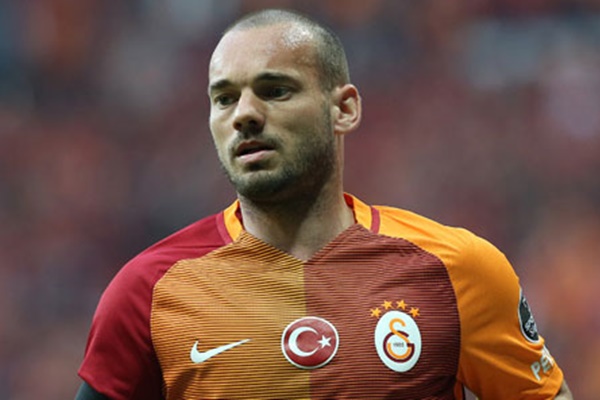 Sneijder'in forması Belhanda'ya verildi