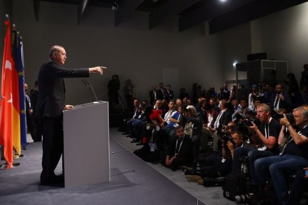 'Basın mensubu denilenler teröre yataklık yapıyor'