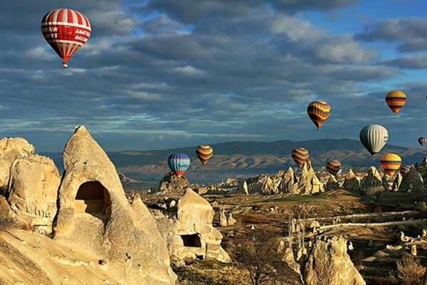 Kapadokya turizmini balonlar uçurdu