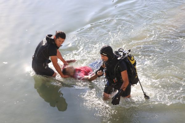 Serinlemek için nehre atladı, canından oldu