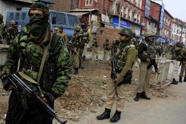 Pakistan Hindistan'ı vurdu!