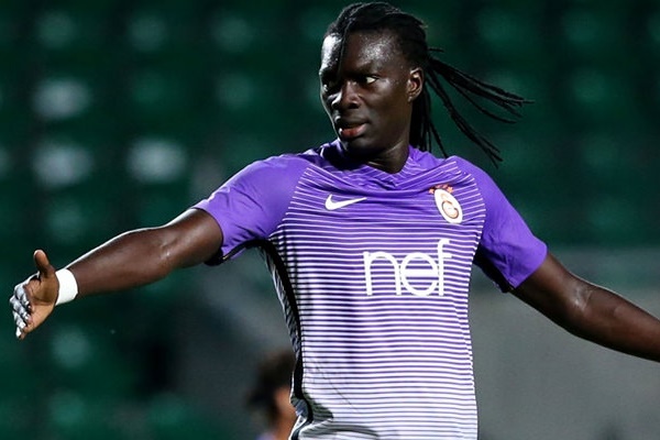 Gomis ilk maçında isyan etti!