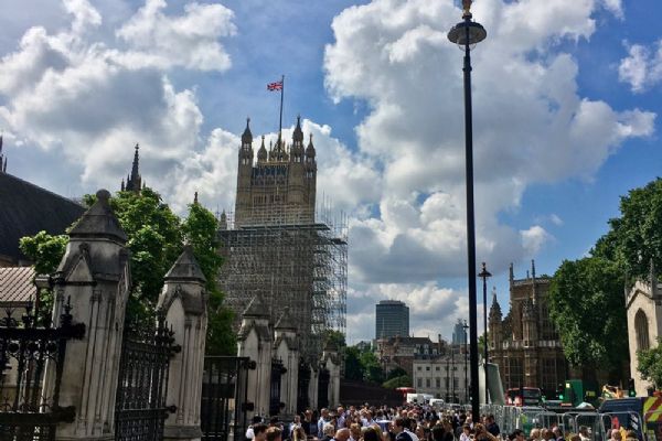 İngiliz Parlementosu boşaltıldı