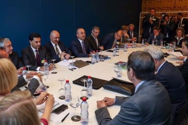 Kıbrıs masasında FETÖ kavgası: Sana laf düşmez