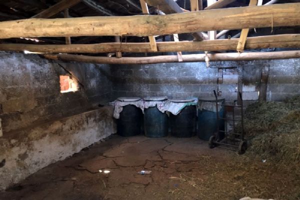 Ahırda bulundu:! Tam 930 litre!