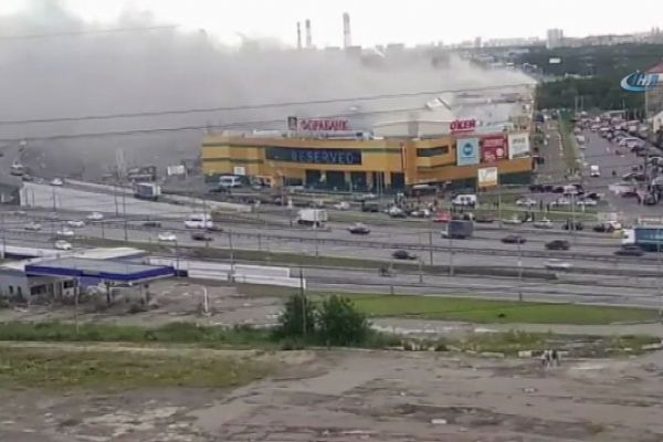 Moskova'da alışveriş merkezinde yangın: 14 yaralı