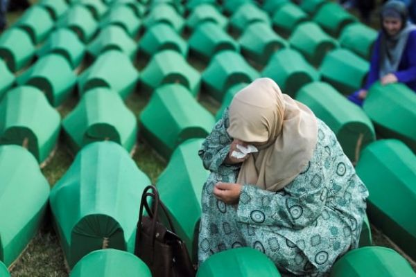 Dinmeyen acı: Srebrenitsa!