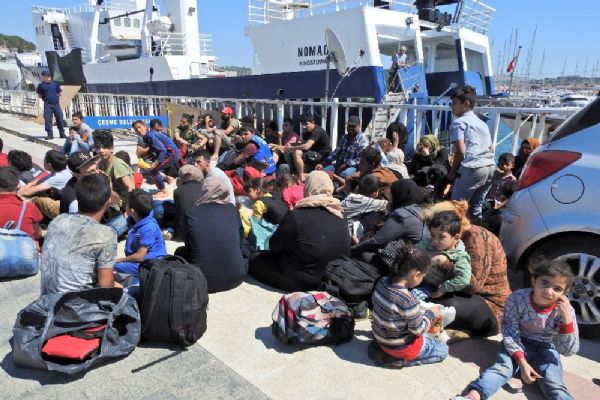 Yunanistan'a kaçmaya çalışırken yakalandılar