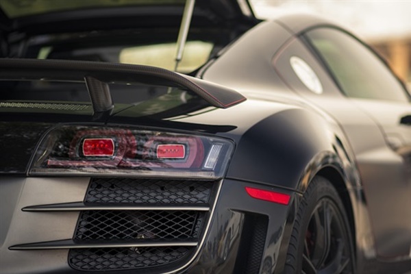 Lüks otomobil satışları frene bastı