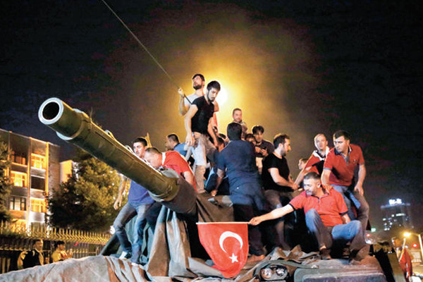 15 Temmuz şehidinin babası: Yine olsa oğluma 'meydanlara çıkma' demezdim