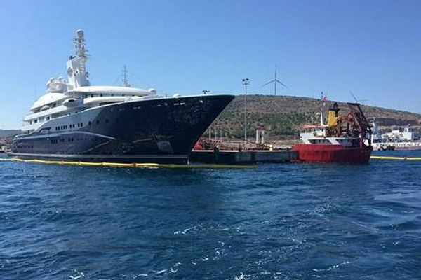 Katar'ın eski başbakanı Thani'nin yatı Çeşme'ye demirledi