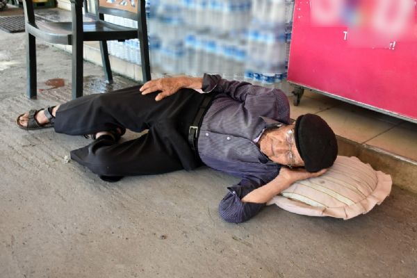 105 yaşında sokakta kaldı