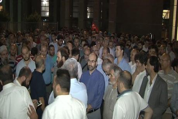 Saadet Partisi il yönetim kurulu üyesi avukat tutuklandı