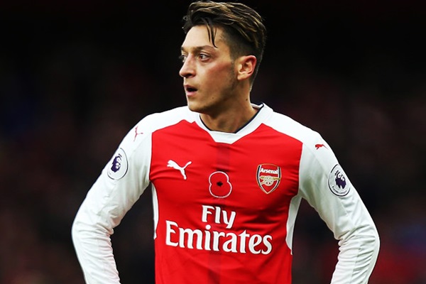 Mesut'tan Fenerbahçe'ye tranfer jesti!