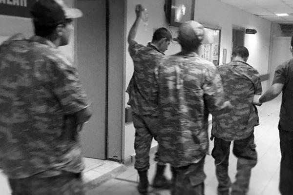 Manisa'daki askerlerin zehirlenmesi soruşturması genişleyebilir...