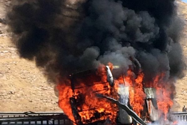 Yolcu otobüsünde yangın: Çok sayıda yaralı var