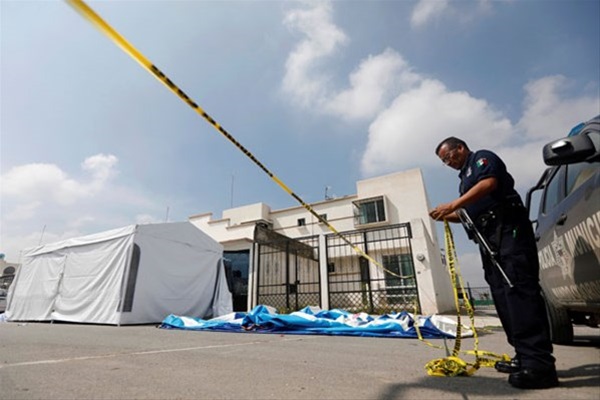 Partiye kanlı baskın: 11 ölü!