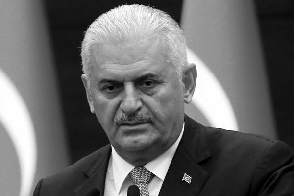Başbakan Yıldırım'dan son dakika OHAL ve afiş açıklaması