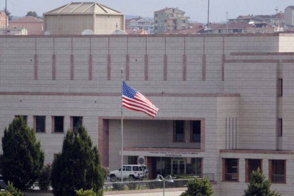 ABD Konsolosluğu'nda hareketli dakikalar