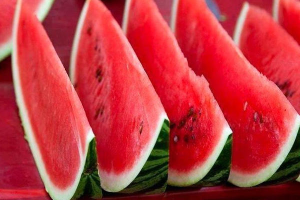 Afrika'da yaz serinligi: Karpuz suyu