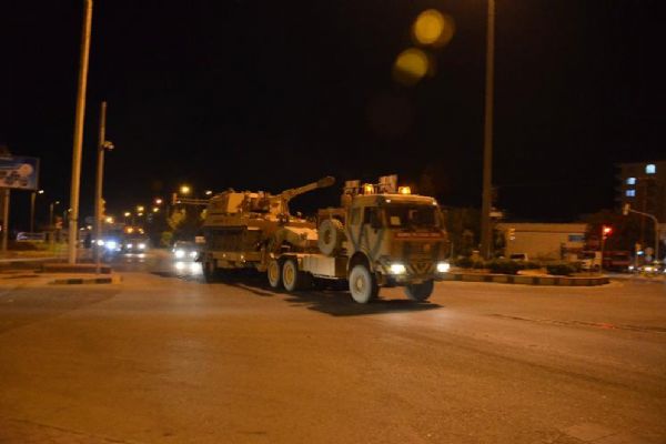 Sınıra fırtına obüsü sevkiyatı yapıldı