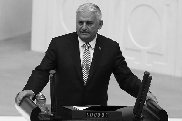 Binali Yıldırım: Yenikapı ruhuna layık olamayanlar...
