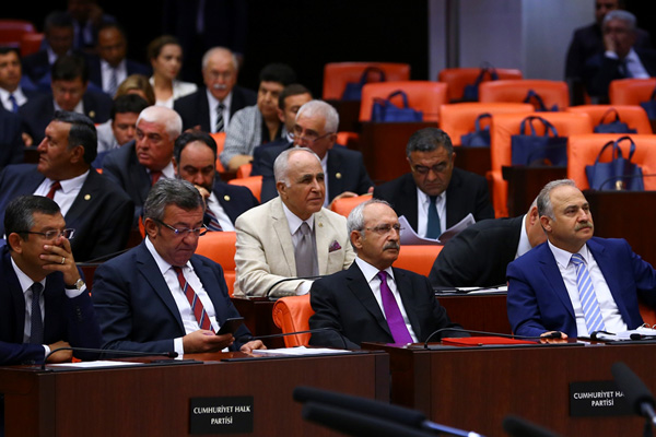 CHP, Meclis'teki törene katılmayacak!