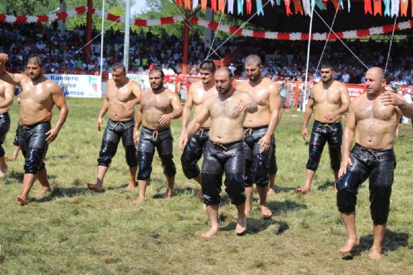 Başpehlivanlık ikinci tur güreşleri sona erdi