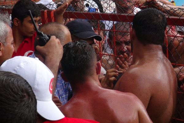 Kırkpınar'da kavga çıktı, pehlivan kanlar içinde kaldı