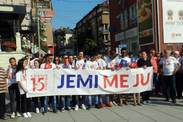 Kosova Türkiye için yürüdü