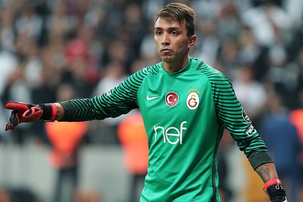 Galatasaray'dan taraftarı çıldırtan Muslera karar!