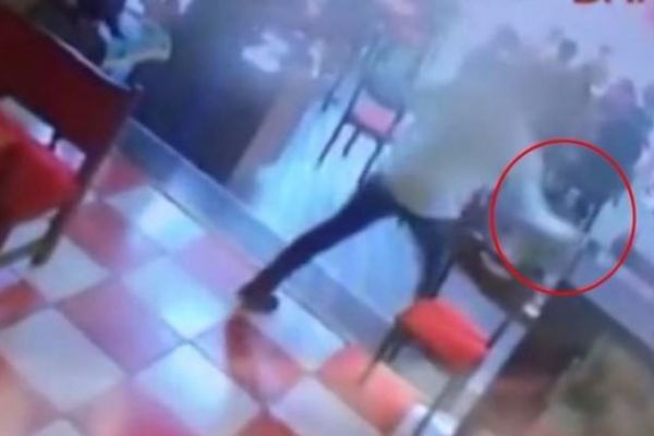 İstanbul'da bir kafede silahlı saldırı!