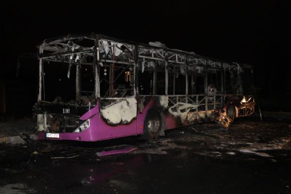 İETT otobüsü alev alev yandı