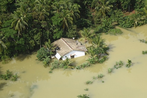 Ülke sulara gömüldü: 18 ölü!