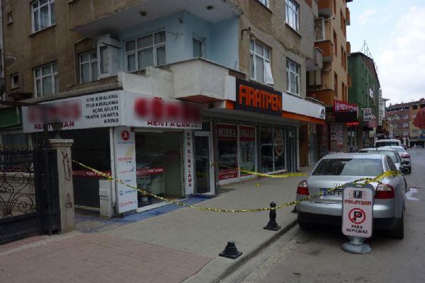 Yol verme kavgasını ayırdığı için vurularak öldürüldü