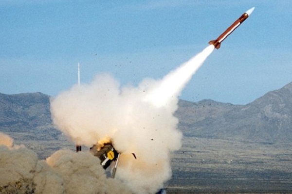 Yemen, Suudi Arabistan'a saldırdı