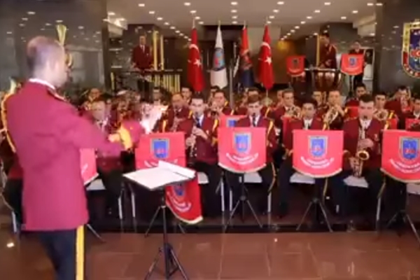 Jandarma Bandosu 'Game Of Thrones' jenerik müziğini çaldı