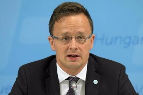 AB ikiyüzlü davranıyor