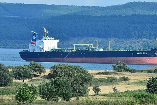 Çanakkale'de gemi karaya oturdu!