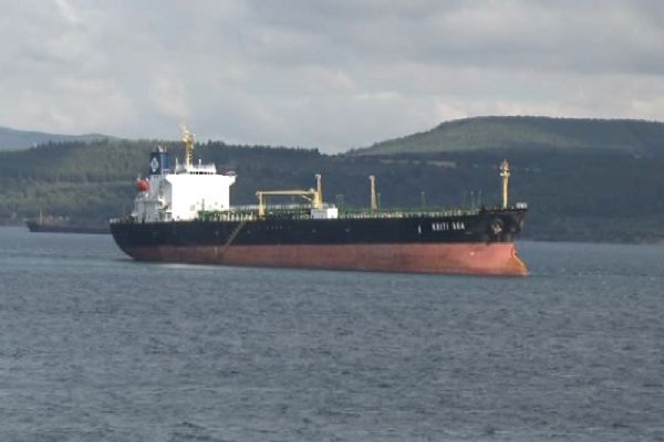 Çanakkale Boğazı'nda gemi karaya oturdu