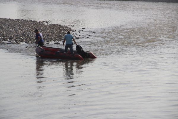 Akıntıya kapılan 2 kuzen kayboldu